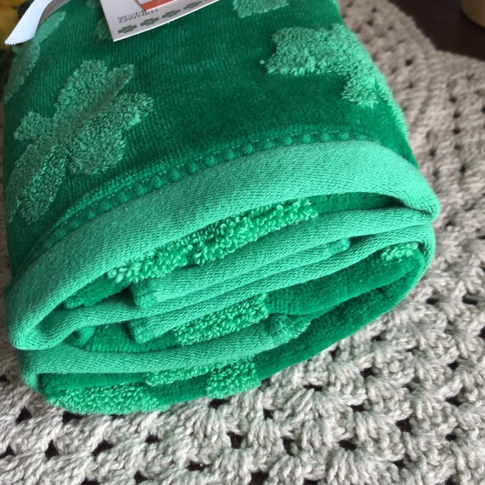 Caro Green Shamrock Hand Towels - Set of 2